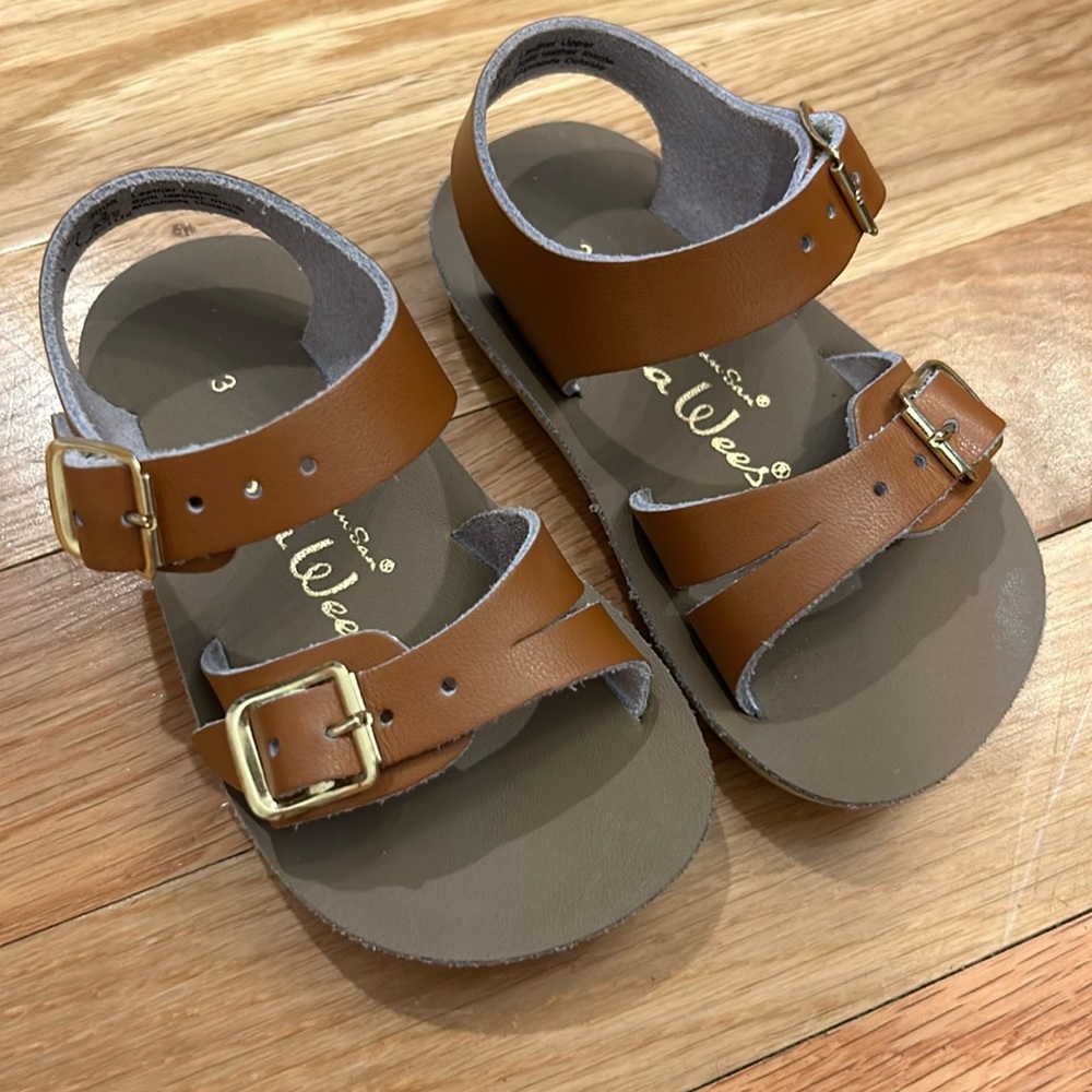 Like New Salt Water Sandals Sea Wees, sz 3